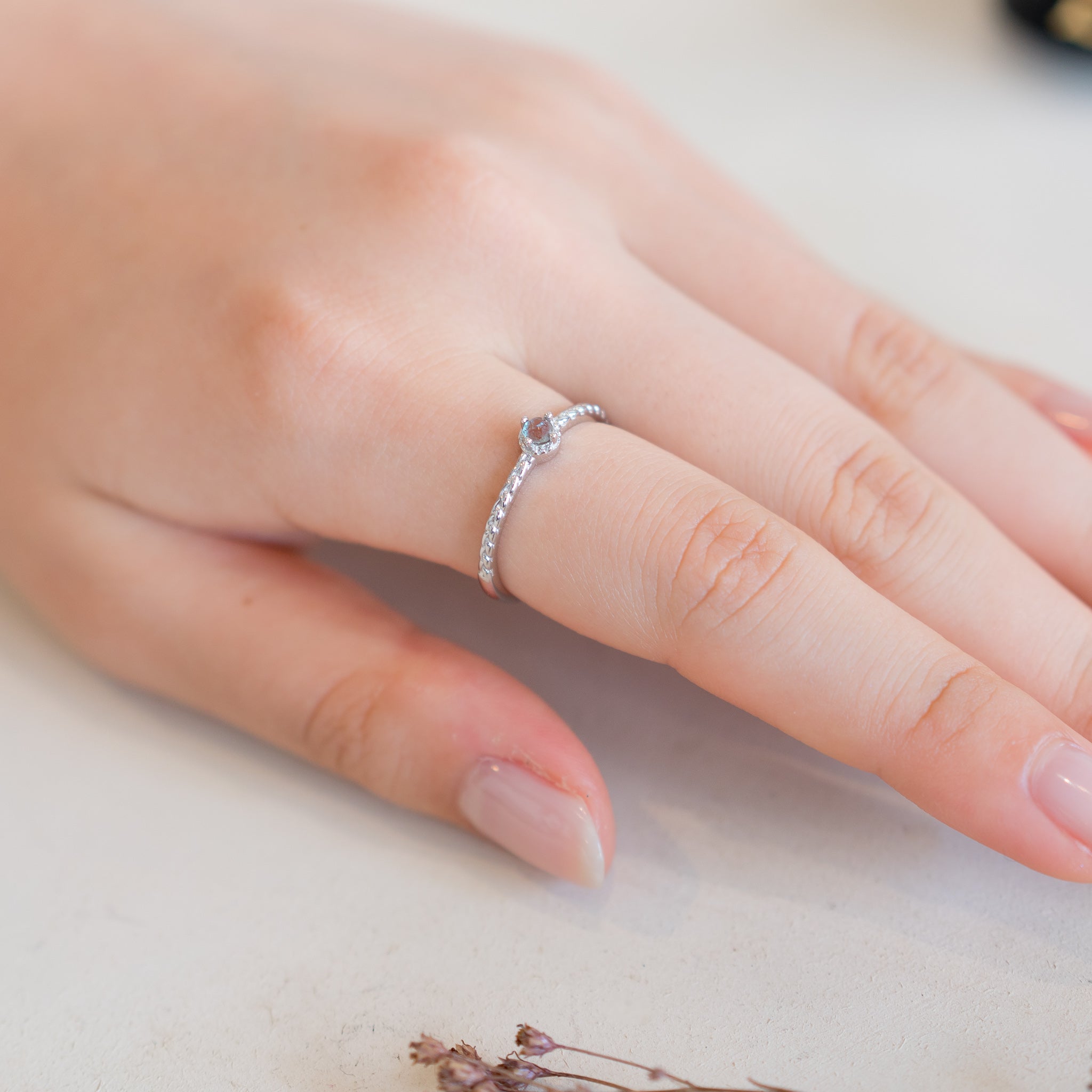 Antique Tiny Round Saphiret Silver ring
