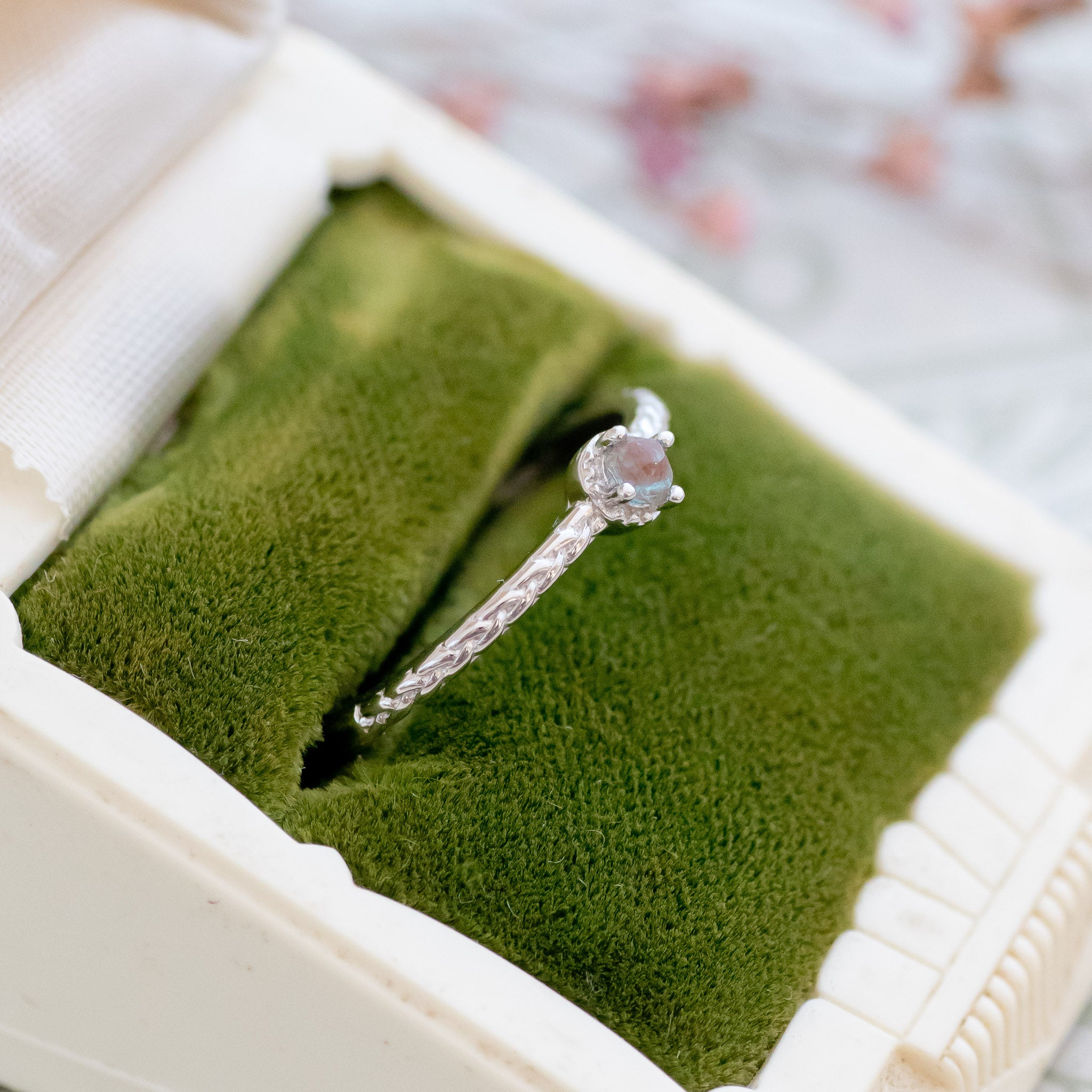 Antique Tiny Round Saphiret Silver ring