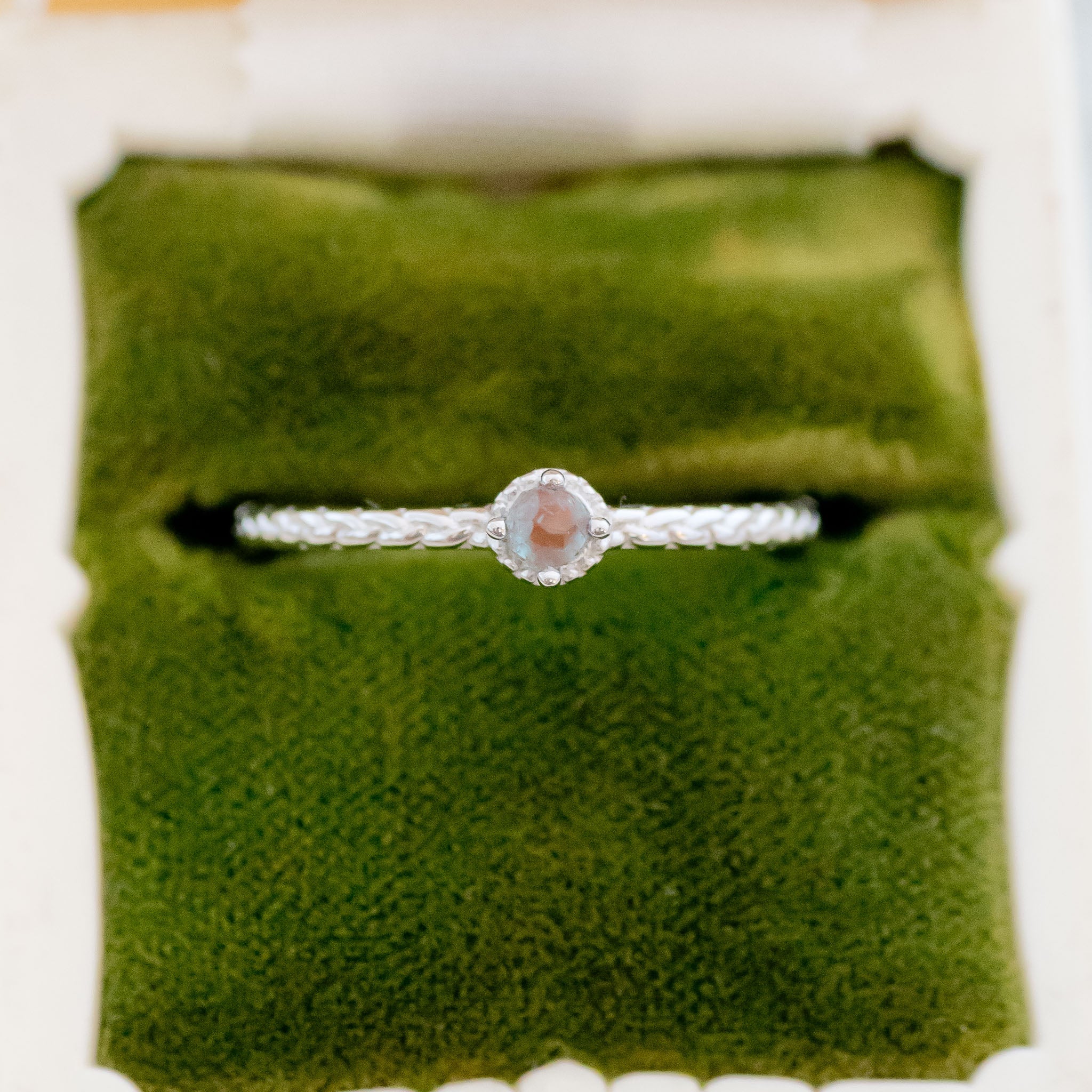 Antique Tiny Round Saphiret Silver ring
