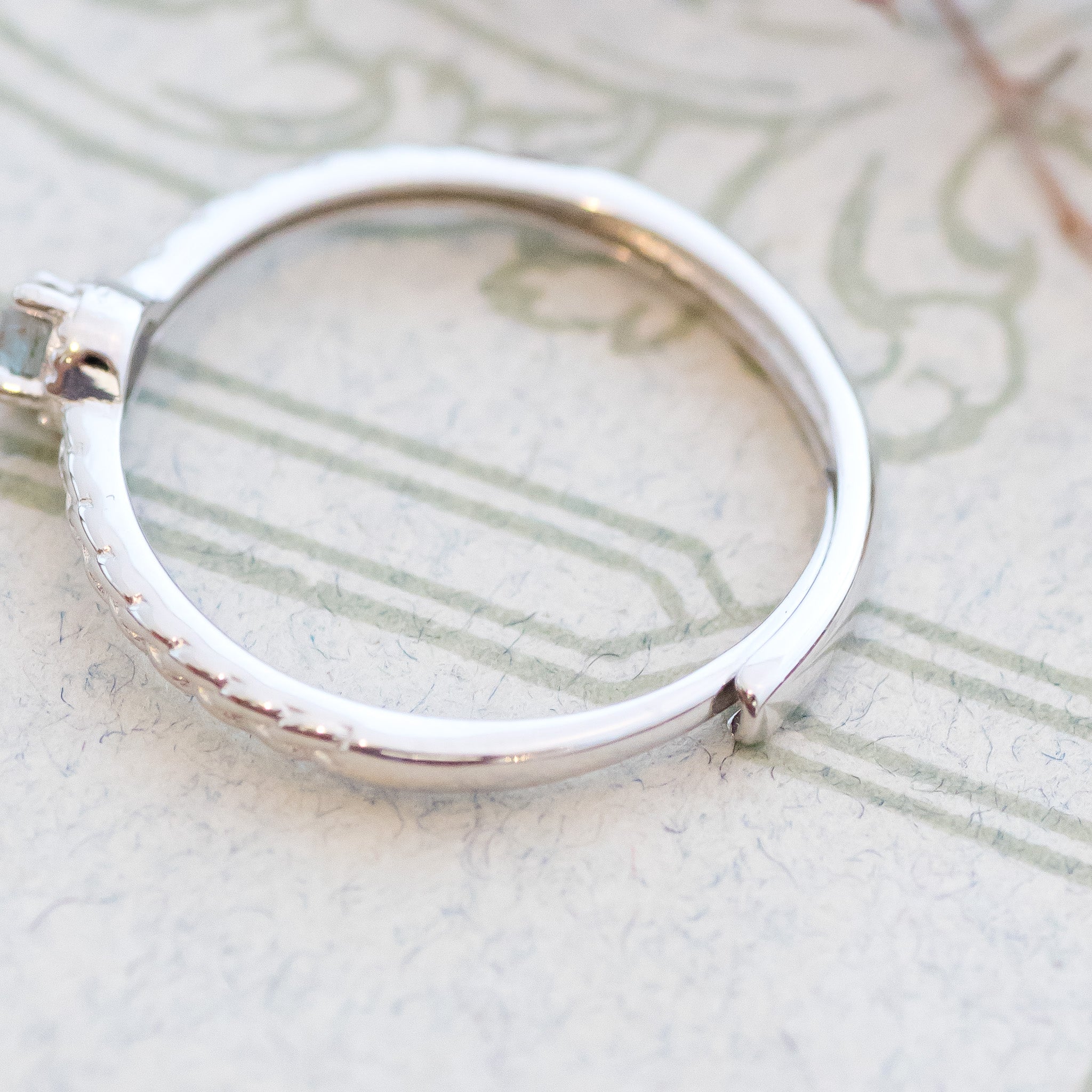 Antique Tiny Round Saphiret Silver ring
